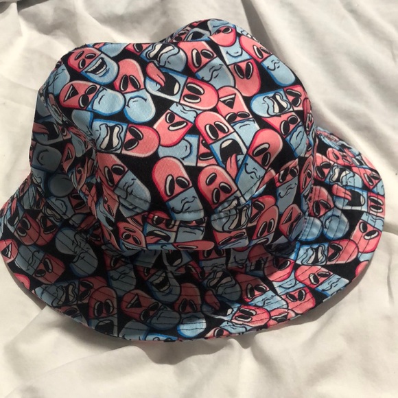 *AWESOME* Pill Bucket Hat in Blue and Pink - Picture 8 of 9